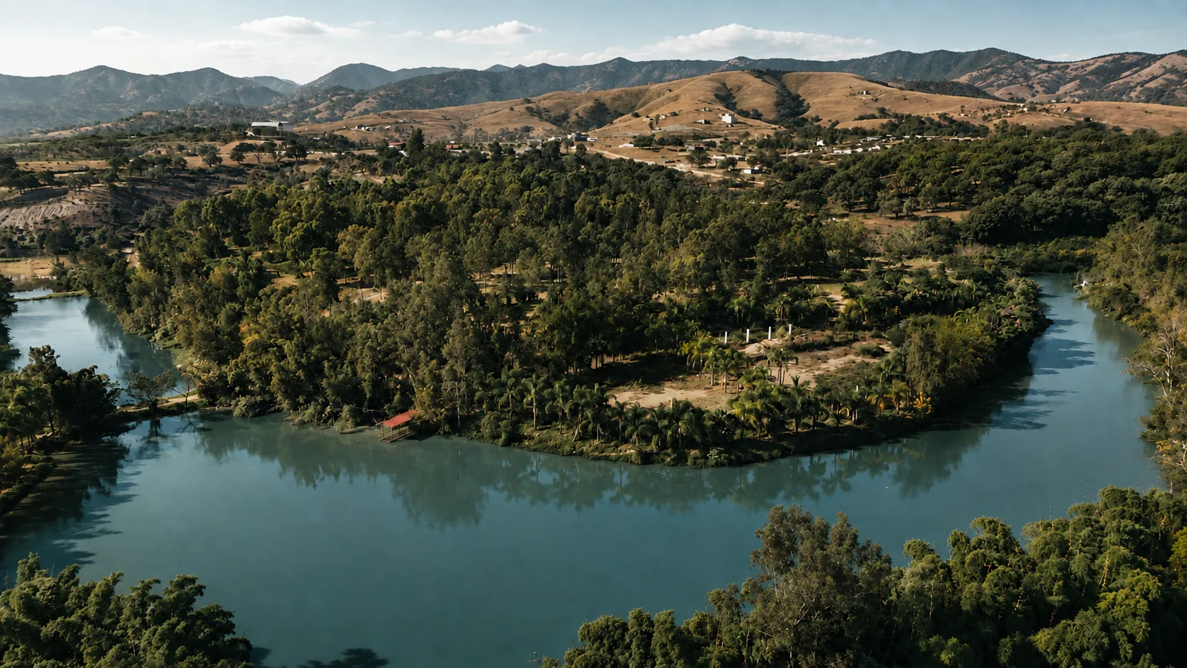 Vista real del entorno natural y los lagos de Monte Lago Residencial.